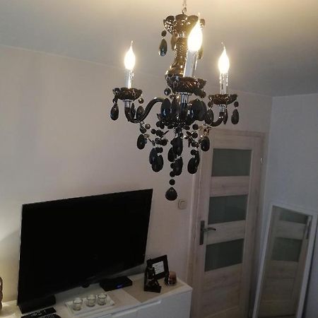 Kawalerka - Jelenia Gora, Dziel. Zabobrze Apartment Luaran gambar