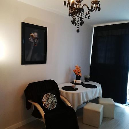 Kawalerka - Jelenia Gora, Dziel. Zabobrze Apartment Luaran gambar