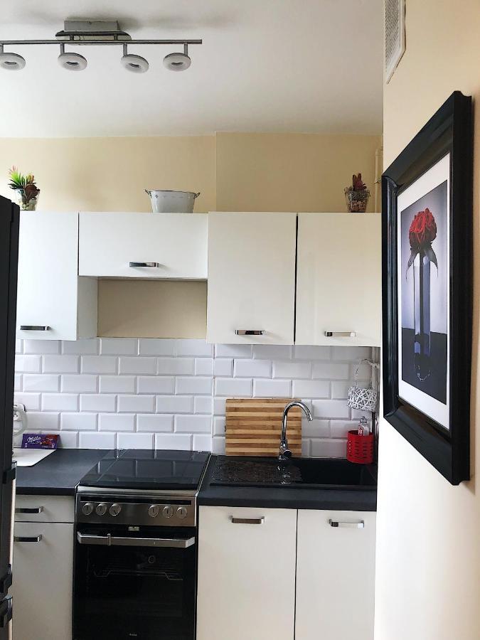 Kawalerka - Jelenia Gora, Dziel. Zabobrze Apartment Luaran gambar