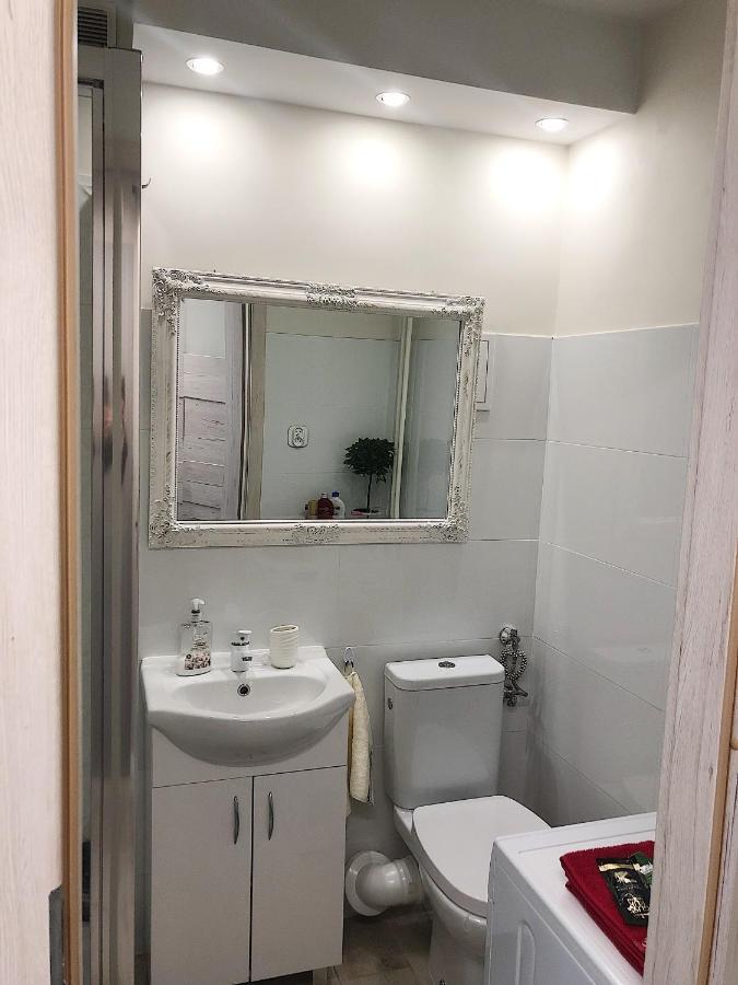 Kawalerka - Jelenia Gora, Dziel. Zabobrze Apartment Luaran gambar