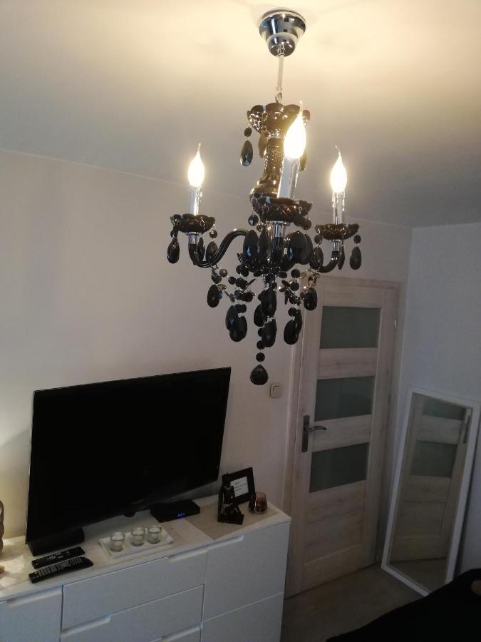 Kawalerka - Jelenia Gora, Dziel. Zabobrze Apartment Luaran gambar
